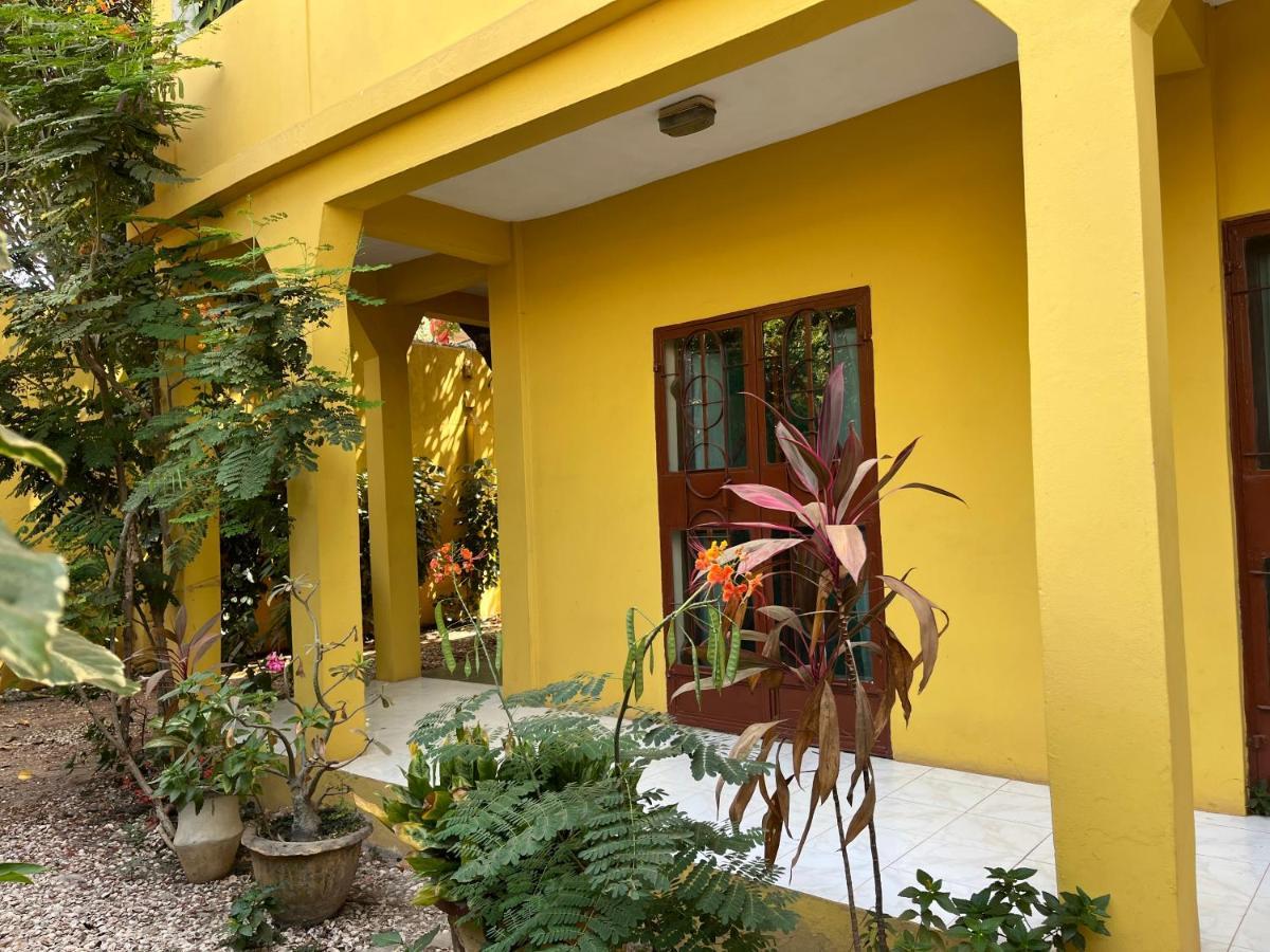 Boli Boli Guesthouse 세레쿤다 외부 사진