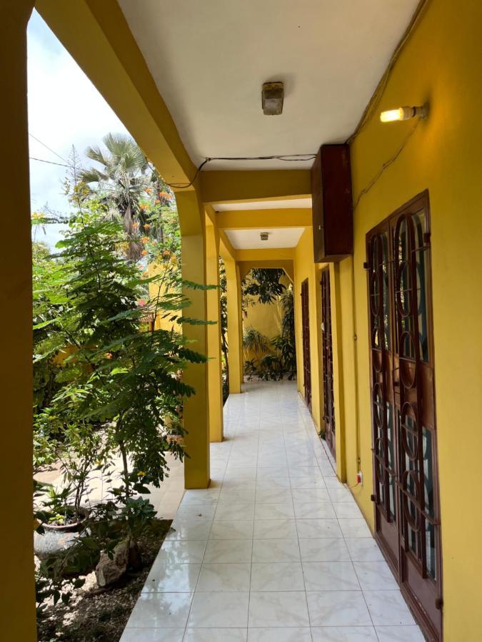 Boli Boli Guesthouse 세레쿤다 외부 사진